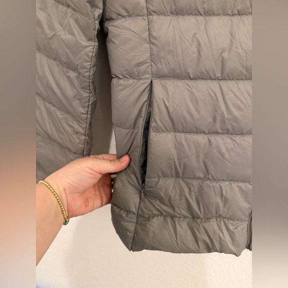 Quince Women's Lightweight Down Packable Jacket Grey Size Medium - Picture 6 of 7
